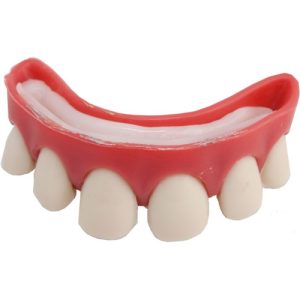 Dentadura com dentes separados